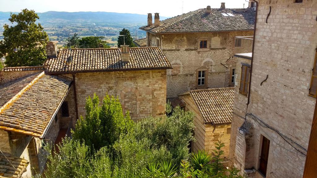 Camere Calocci Assisi Luaran gambar