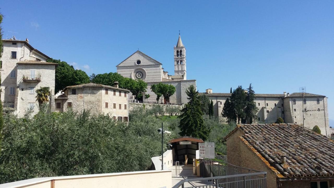 Camere Calocci Assisi Luaran gambar